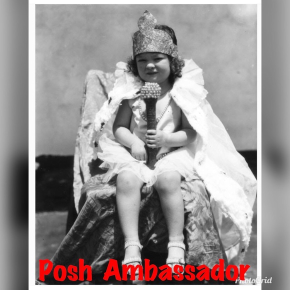 🛍Closet Deets🛍 - Picture 1 of 6